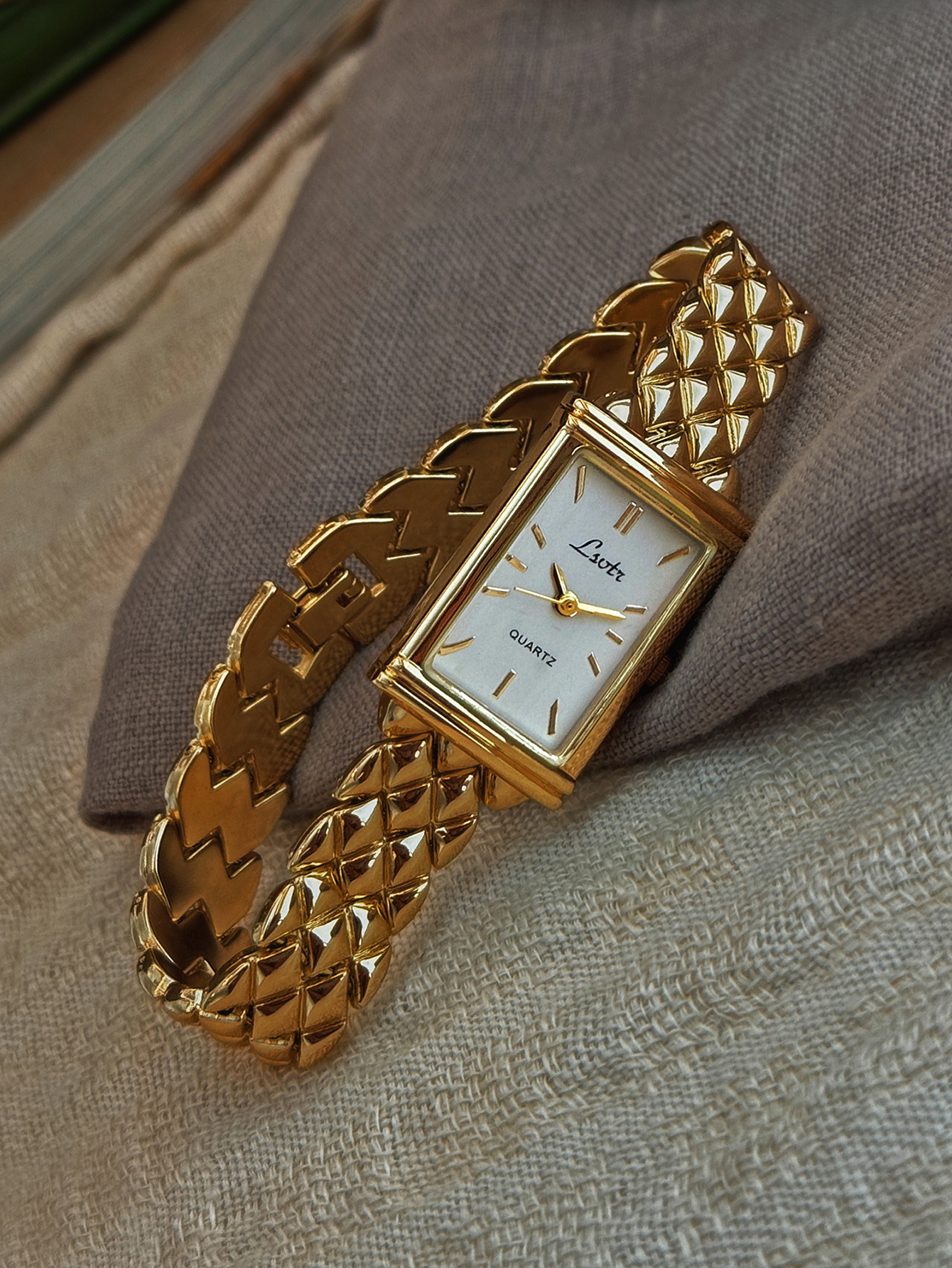 1 New Gold-Colored French High - Luxury Lifestyle Gifts 리뷰 및 가격