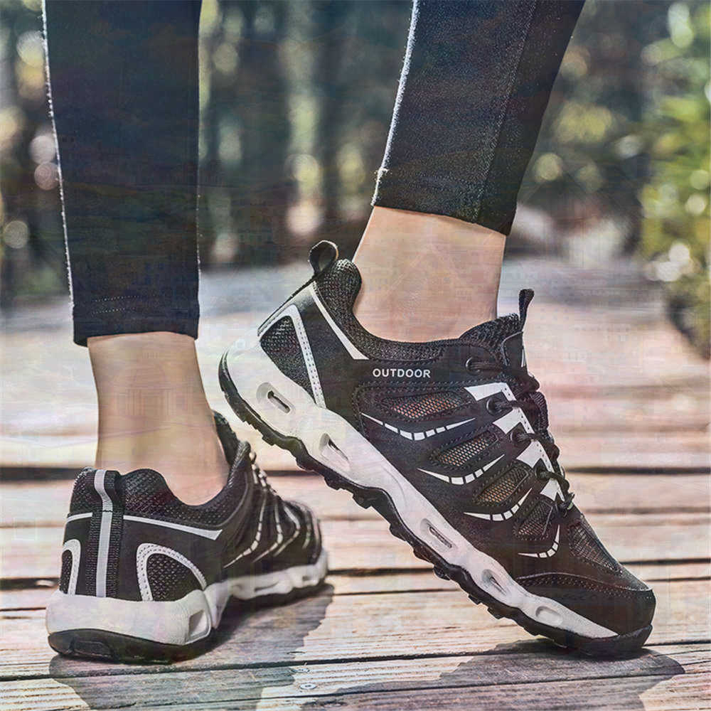 Sumer Round Tip Silver Sneaker - Luxury Lifestyle Of Celebrities 리뷰 및 가격